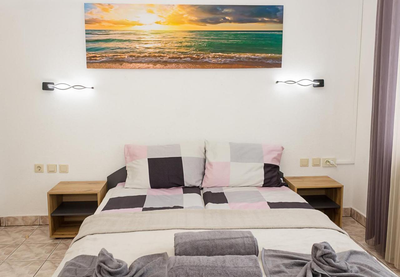 Two Identical Designer 2Bd Flats With Sea View In Balchik By Flat Mаnager Apartman Kültér fotó