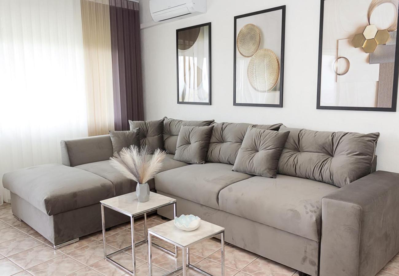 Two Identical Designer 2Bd Flats With Sea View In Balchik By Flat Mаnager Apartman Kültér fotó